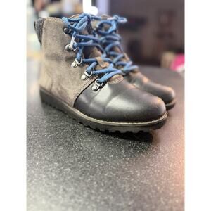 Ugg Kid's Hilmar Size 5 Lace Up Charcoal Suede Leather ToeWaterproof Boots